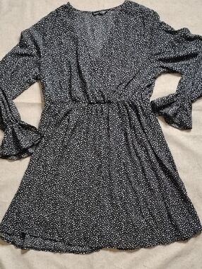 SHEIN Black and White Polka Dot Long Sleeve V-Neck Dress